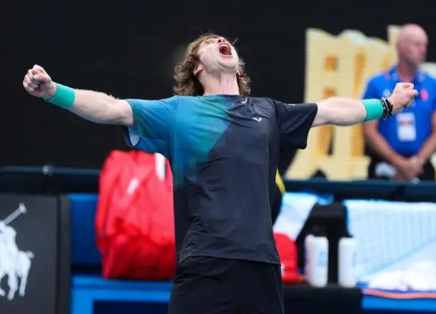 既展现了球 既展现了球